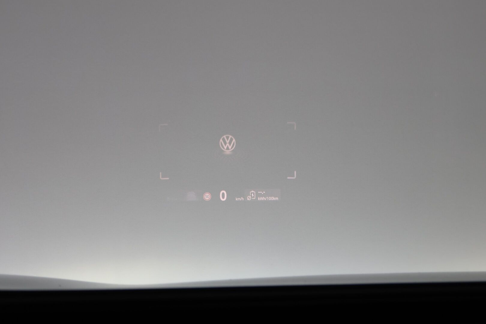 VOLKSWAGEN ID.4 2025 GTX 4MOTION 250 kW / 340 hv, akku 77 kWh - 3,99 % KORKOTARJOUS TÄHÄN AUTOON - Lämpöpumppu / Adapt.Vakkari / Harman&Kardon / iQ Matrix LED / Lasikatto / Koukku / HUD / SUPERVARUSTEET!