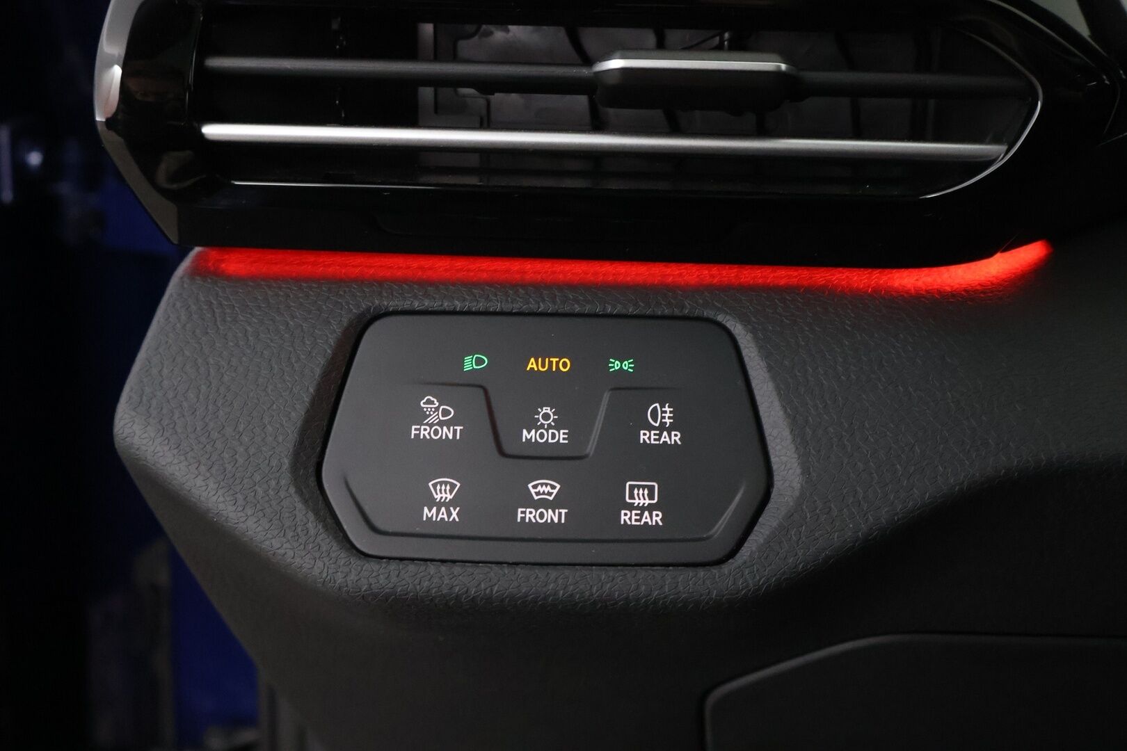 VOLKSWAGEN ID.4 2025 GTX 4MOTION 250 kW / 340 hv, akku 77 kWh - 3,99 % KORKOTARJOUS TÄHÄN AUTOON - Lämpöpumppu / Adapt.Vakkari / Harman&Kardon / iQ Matrix LED / Lasikatto / Koukku / HUD / SUPERVARUSTEET!