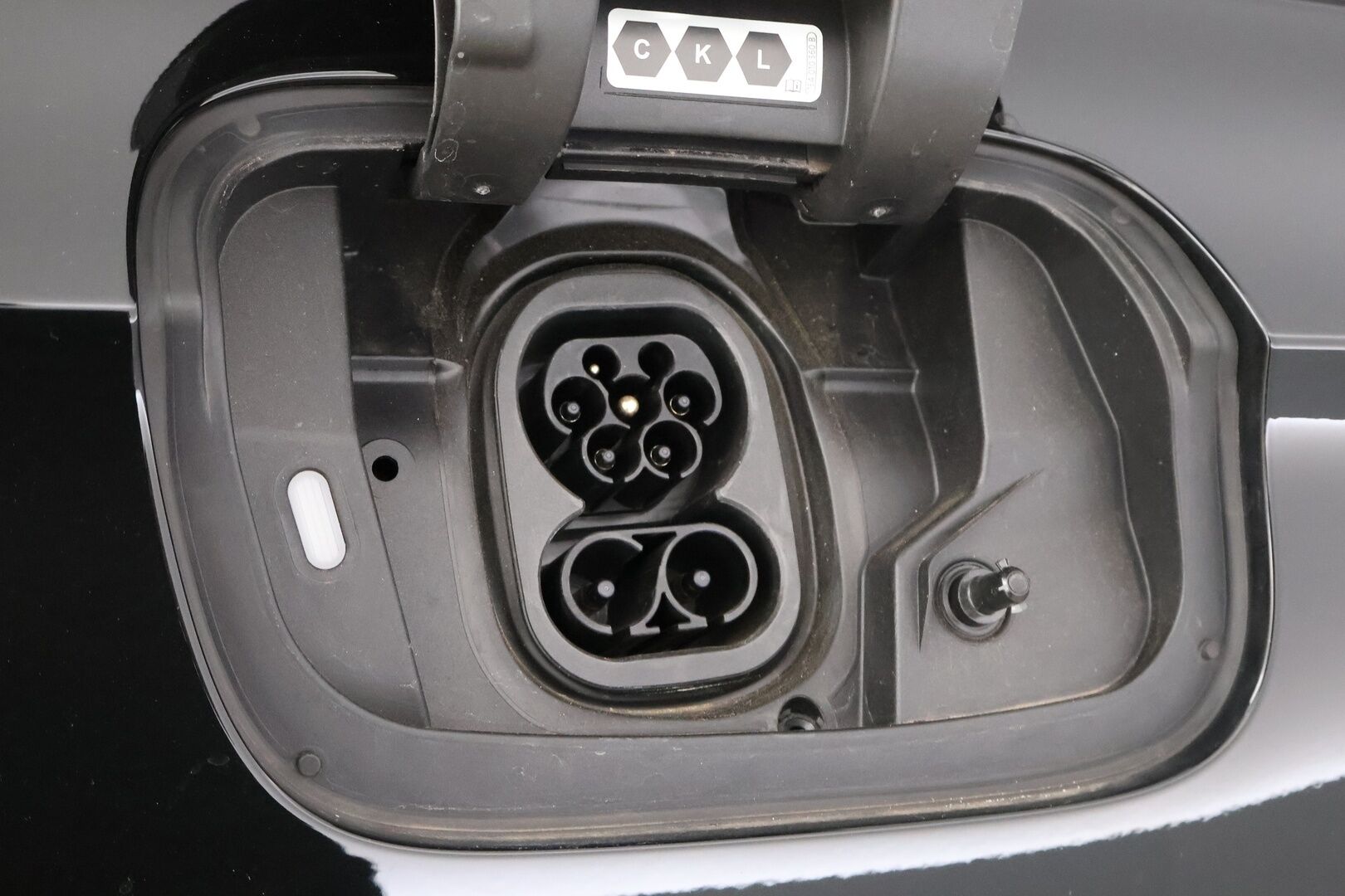 VOLKSWAGEN ID.7 2025 Tourer GTX 4MOTION 250 kW - 2,99 % KORKOTARJOUS TÄHÄN AUTOON - Lämpöpumppu / Adapt.Vakkari / Harman & Kardon / Ilmastointi&Hieronta / HUD / Vetokoukku / iQ Matrix LED / Muistipenkit / SUPERVARUSTEET!