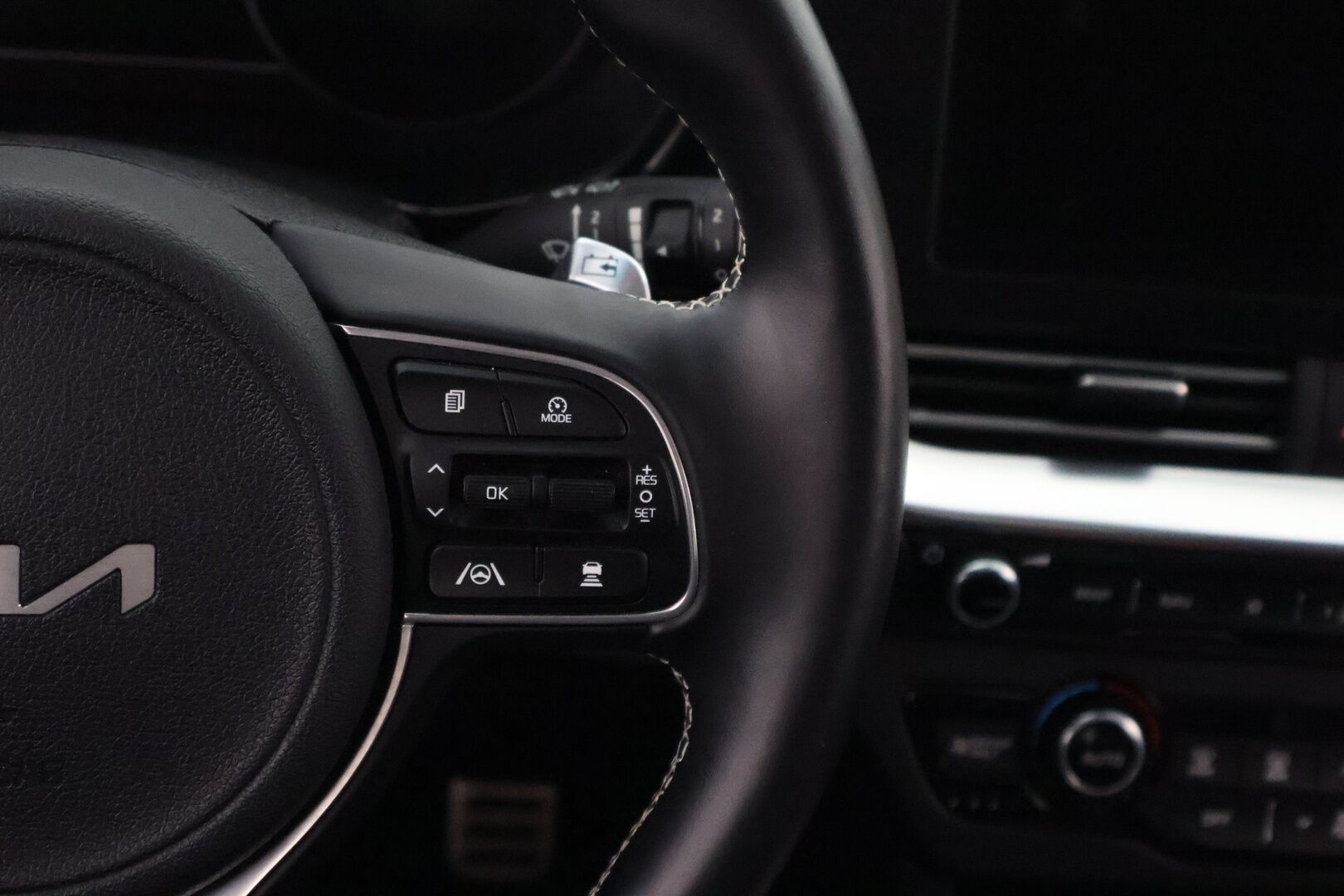 KIA NIRO 2022 Premium Edition 64,8kWh 204hv - ALV / Adapt.Vakkari / JBL / P.Kamera / Puolinahat / Digimittaristo / BLIS / Ratinlämmitin / Navi / Merkkihuollettu!