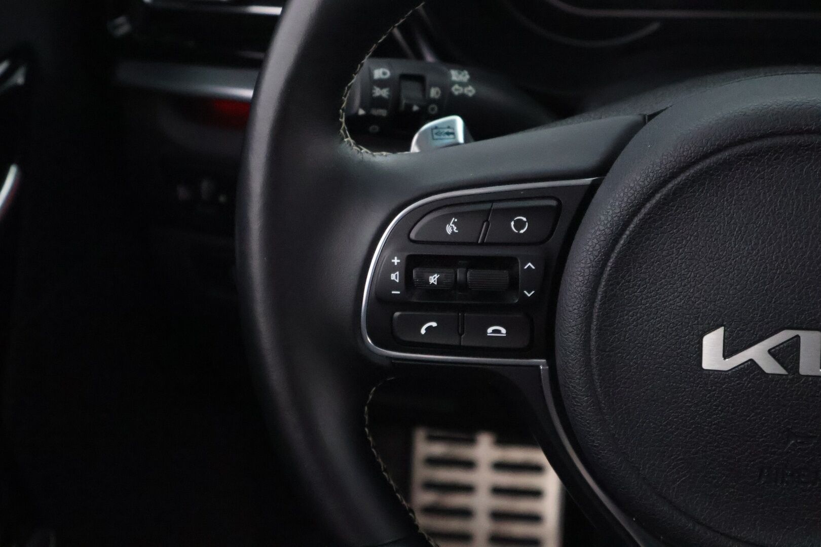 KIA NIRO 2022 Premium Edition 64,8kWh 204hv - ALV / Adapt.Vakkari / JBL / P.Kamera / Puolinahat / Digimittaristo / BLIS / Ratinlämmitin / Navi / Merkkihuollettu!