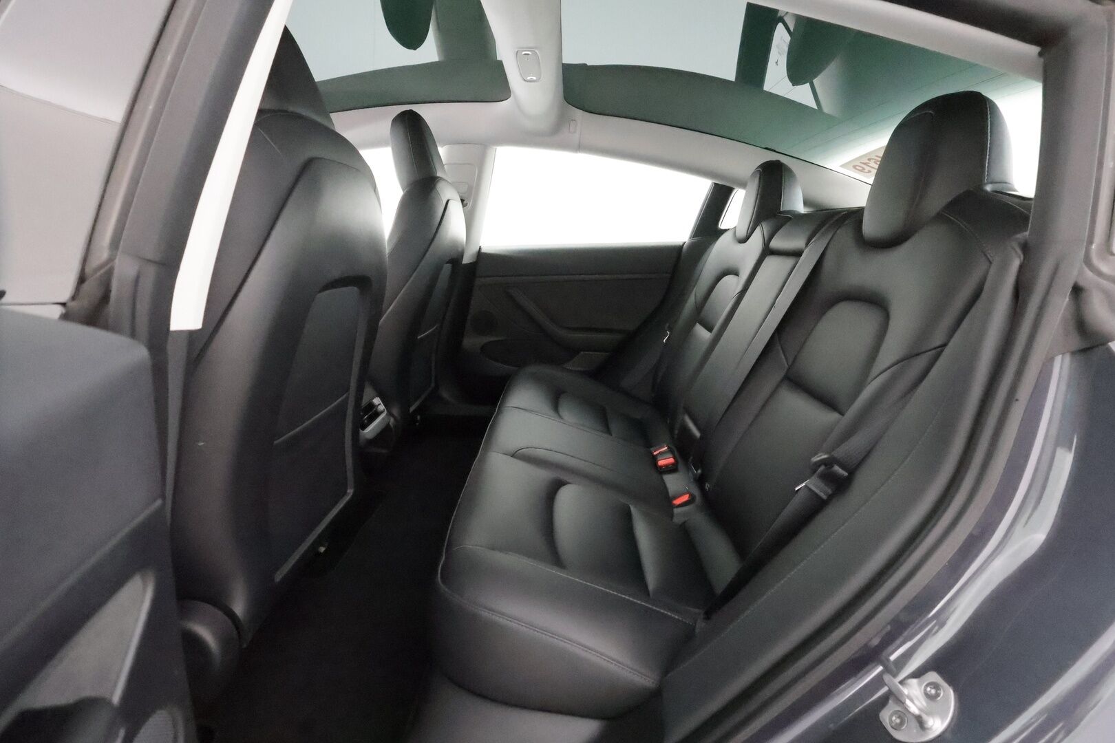 TESLA MODEL 3 2022 Performance ** Autopilot / Lämpöpumppu / AMD Ryzen / Matrix LED / Lasikatto / P.kamera / Premium Audio** - 3,99 % KORKOTARJOUS TÄHÄN AUTOON - 