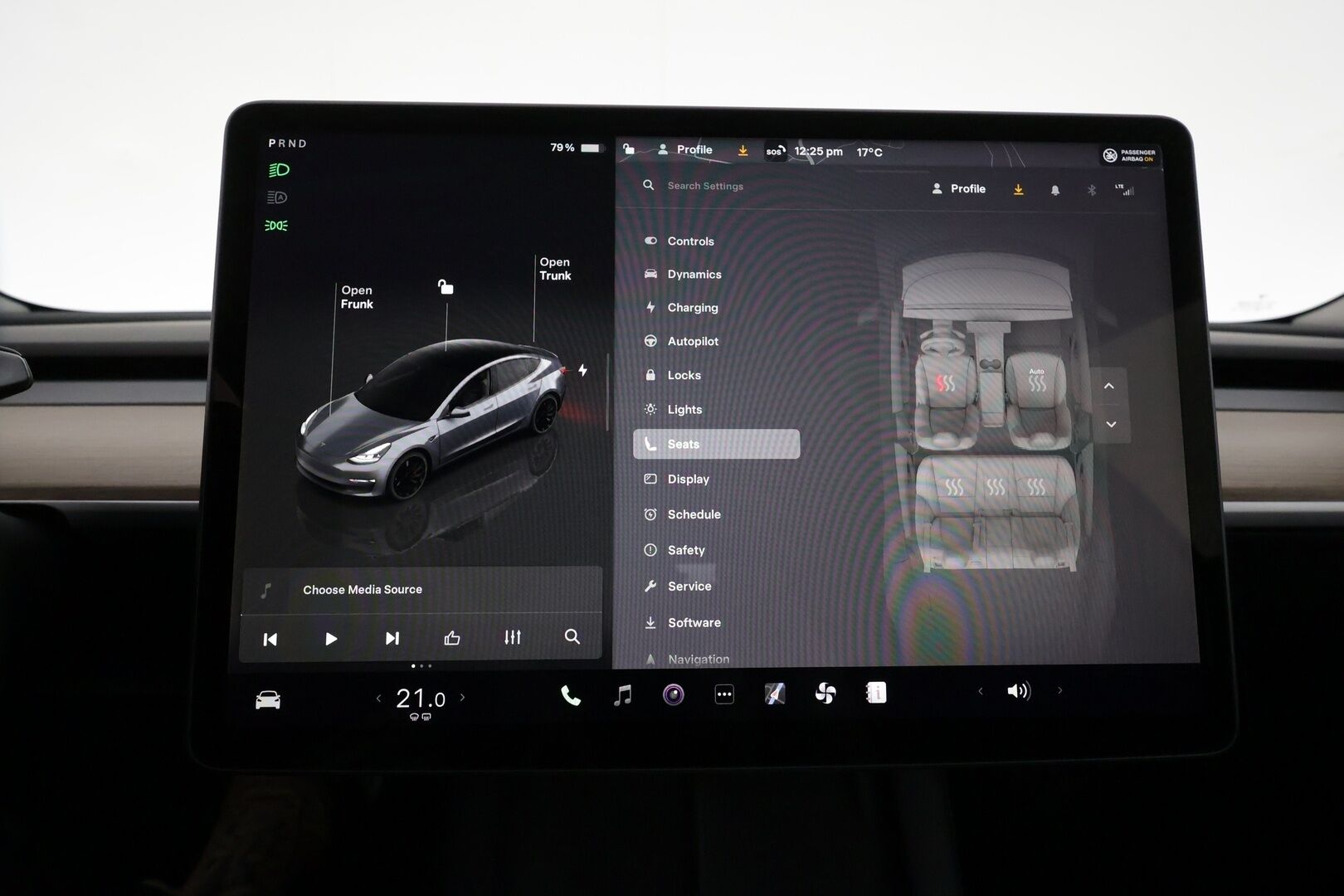 TESLA MODEL 3 2022 Performance ** Autopilot / Lämpöpumppu / AMD Ryzen / Matrix LED / Lasikatto / P.kamera / Premium Audio** - 3,99 % KORKOTARJOUS TÄHÄN AUTOON - 