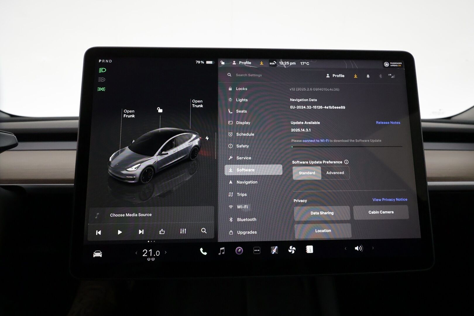 TESLA MODEL 3 2022 Performance ** Autopilot / Lämpöpumppu / AMD Ryzen / Matrix LED / Lasikatto / P.kamera / Premium Audio** - 3,99 % KORKOTARJOUS TÄHÄN AUTOON - 