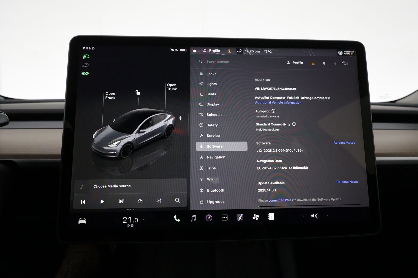 TESLA MODEL 3 2022 Performance ** Autopilot / Lämpöpumppu / AMD Ryzen / Matrix LED / Lasikatto / P.kamera / Premium Audio** - 3,99 % KORKOTARJOUS TÄHÄN AUTOON - 