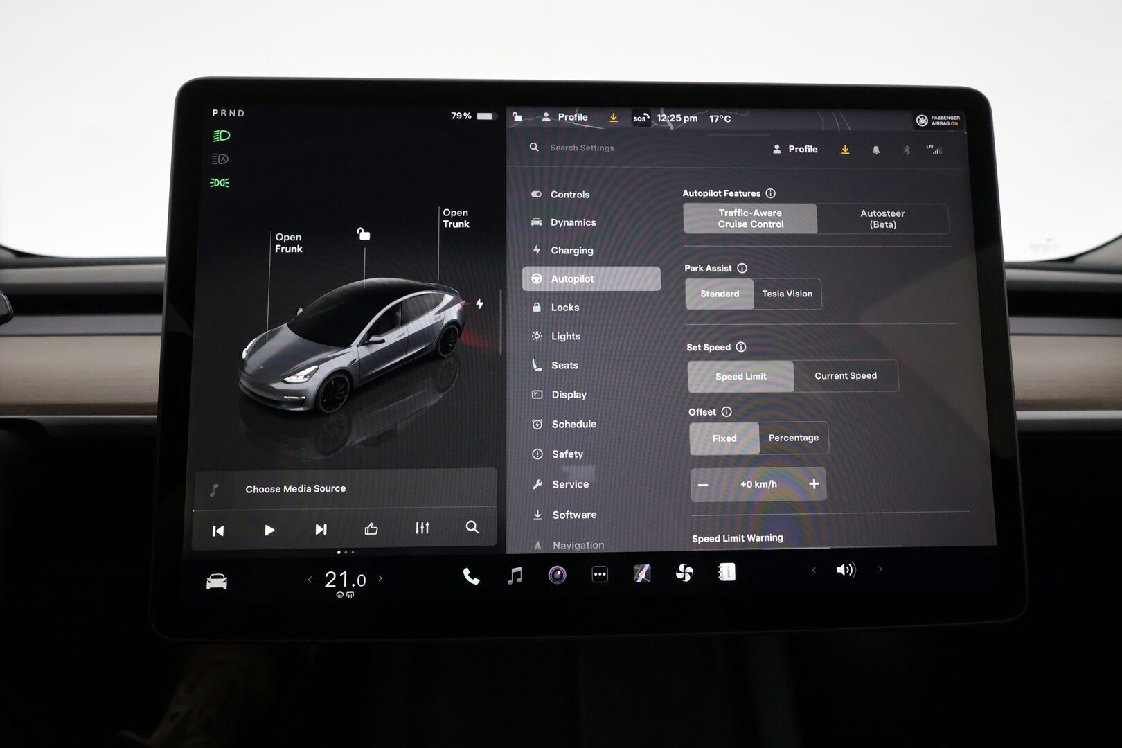 TESLA MODEL 3 2022 Performance ** Autopilot / Lämpöpumppu / AMD Ryzen / Matrix LED / Lasikatto / P.kamera / Premium Audio** - 3,99 % KORKOTARJOUS TÄHÄN AUTOON - 