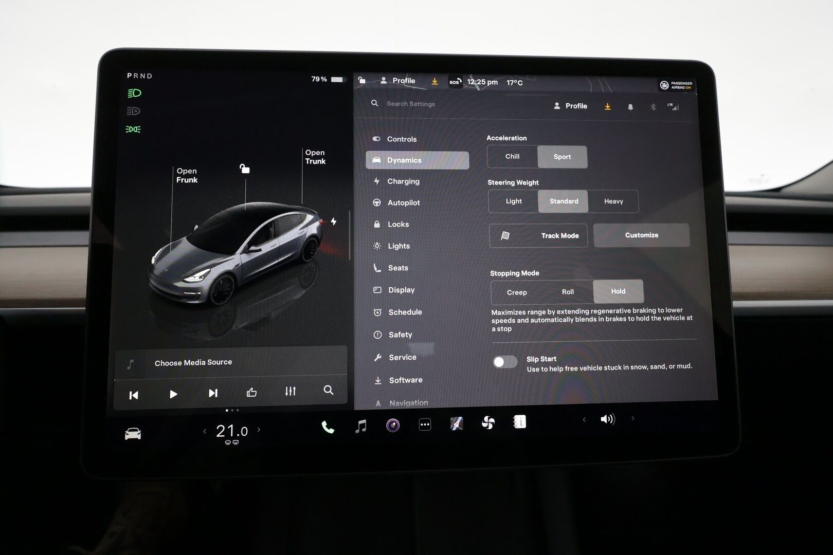 TESLA MODEL 3 2022 Performance ** Autopilot / Lämpöpumppu / AMD Ryzen / Matrix LED / Lasikatto / P.kamera / Premium Audio** - 3,99 % KORKOTARJOUS TÄHÄN AUTOON - 