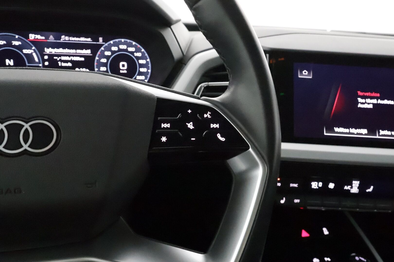 AUDI Q4 E-TRON 2022 50 e-tron quattro Proline Advanced **Lämpöpumppu / Sporttipenkit / Vakkari / LED / P.tutkat / Sähköluukku** - 3,99 % KORKOTARJOUS TÄHÄN AUTOON - Akku kuntotarkistettu! / Kahdet renkaat