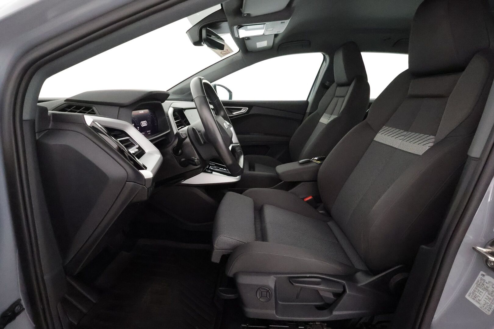 AUDI Q4 E-TRON 2022 50 e-tron quattro Proline Advanced **Lämpöpumppu / Sporttipenkit / Vakkari / LED / P.tutkat / Sähköluukku** - 3,99 % KORKOTARJOUS TÄHÄN AUTOON - Akku kuntotarkistettu! / Kahdet renkaat