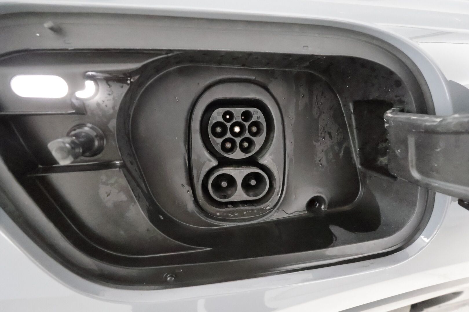 AUDI Q4 E-TRON 2022 50 e-tron quattro Proline Advanced **Lämpöpumppu / Sporttipenkit / Vakkari / LED / P.tutkat / Sähköluukku** - 3,99 % KORKOTARJOUS TÄHÄN AUTOON - Akku kuntotarkistettu! / Kahdet renkaat