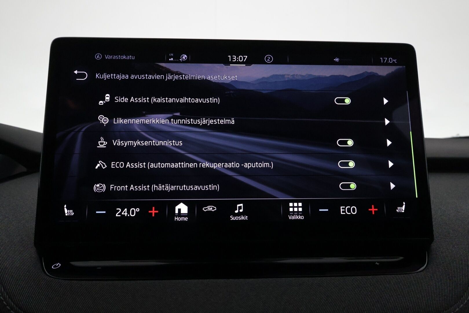 SKODA ENYAQ 2021 80 iV **Lämpöpumppu / Panorama / Adapt. vakkari / 360 Kamera / Apple&Android / Keyless** - Akku kuntotarkastettu