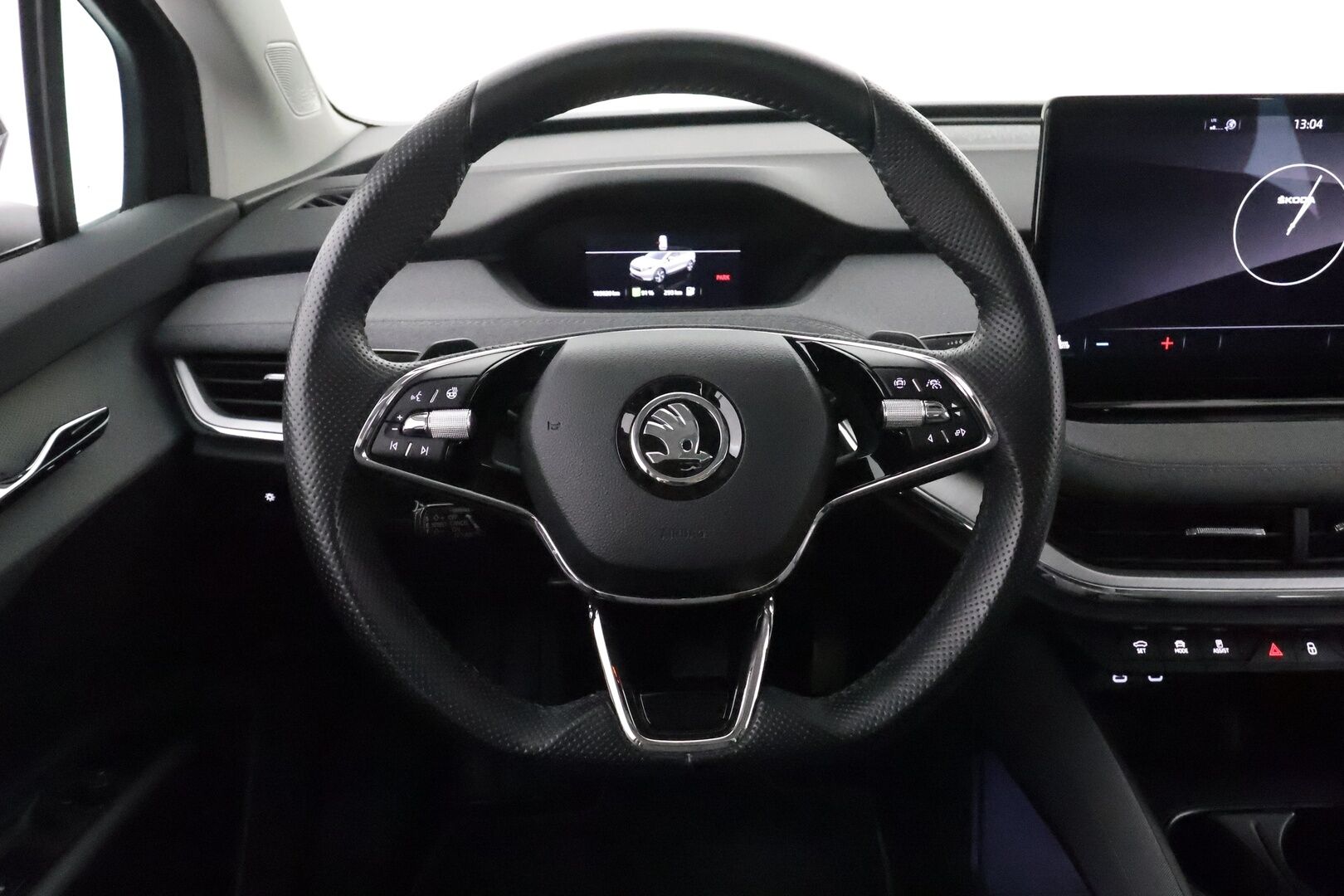 SKODA ENYAQ 2021 80 iV **Lämpöpumppu / Panorama / Adapt. vakkari / 360 Kamera / Apple&Android / Keyless** - Akku kuntotarkastettu