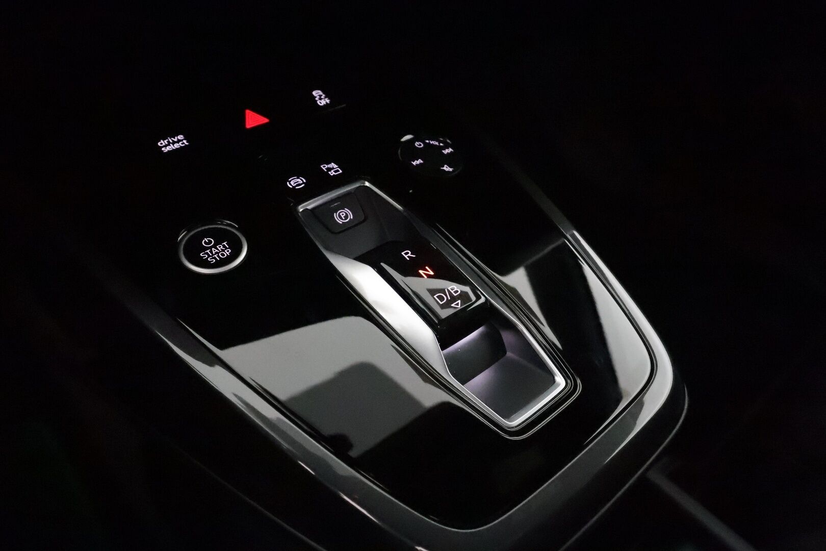 AUDI Q4 E-TRON 2022 40 e-tron Sportback S-Line **HUD / Panorama / Lämpöpumppu / Adapt. vakkari / Sporttinahat / P.kamera / Koukku** - 3,99 % KORKOTARJOUS TÄHÄN AUTOON - Akku kuntotarkastettu