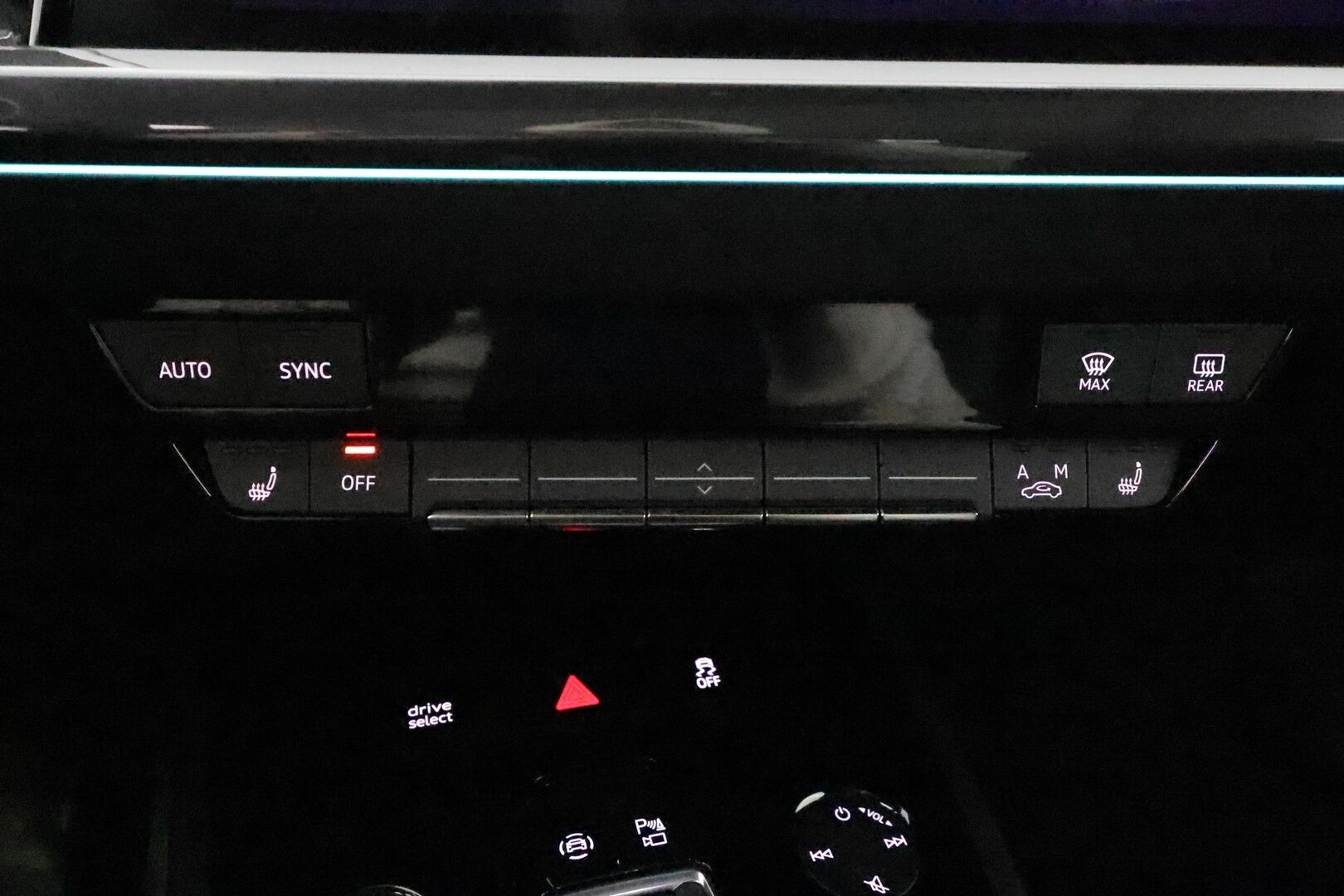 AUDI Q4 E-TRON 2022 40 e-tron Sportback S-Line **HUD / Panorama / Lämpöpumppu / Adapt. vakkari / Sporttinahat / P.kamera / Koukku** - 3,99 % KORKOTARJOUS TÄHÄN AUTOON - Akku kuntotarkastettu