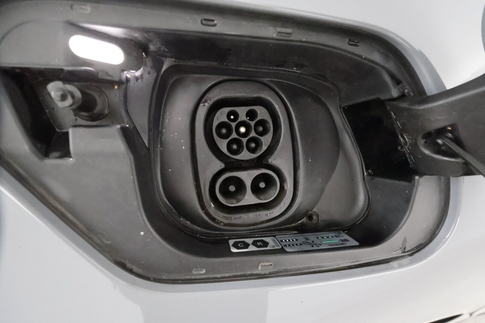 VOLKSWAGEN ID.3 2022 Pro Performance 150 kW **Lämpöpumppu / Adapt. vakkari / Apple&Android / LED / P.tutkat / Kahdet renkaat** - Akku kuntotarkastettu