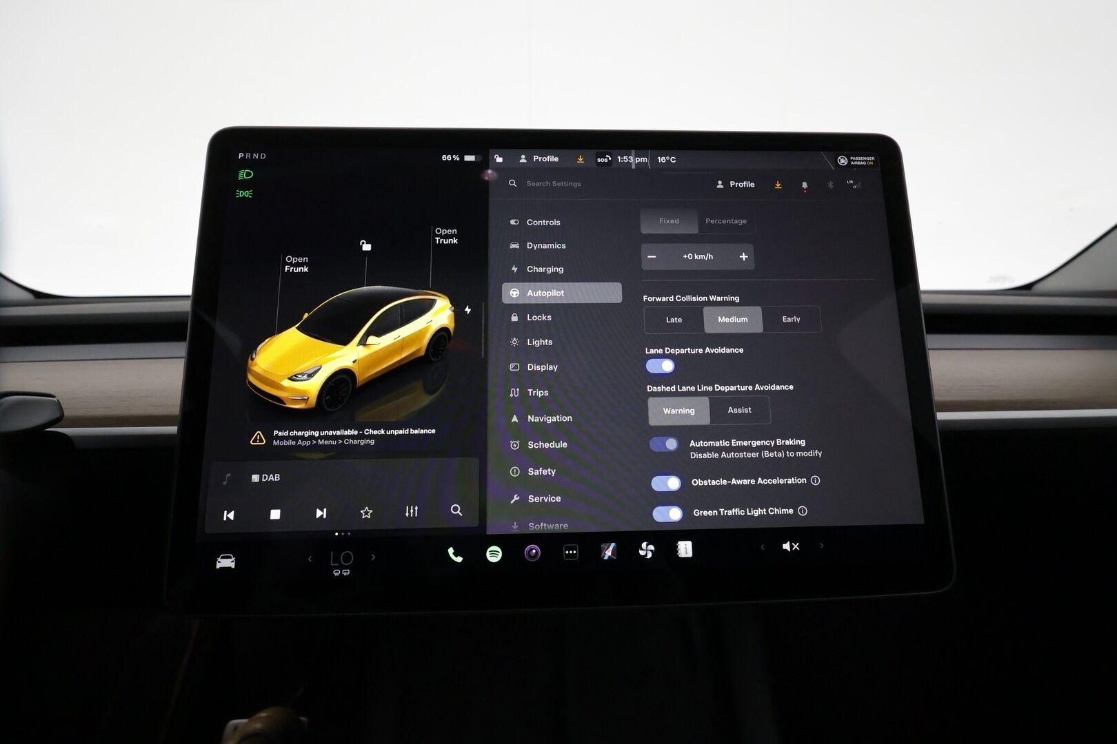 TESLA MODEL Y 2024 Performance **Autopilot / Lämpöpumppu / AMD Ryzen / Matrix LED / P.kamera / Kahdet renkaat** - 3,99 % KORKOTARJOUS TÄHÄN AUTOON - 