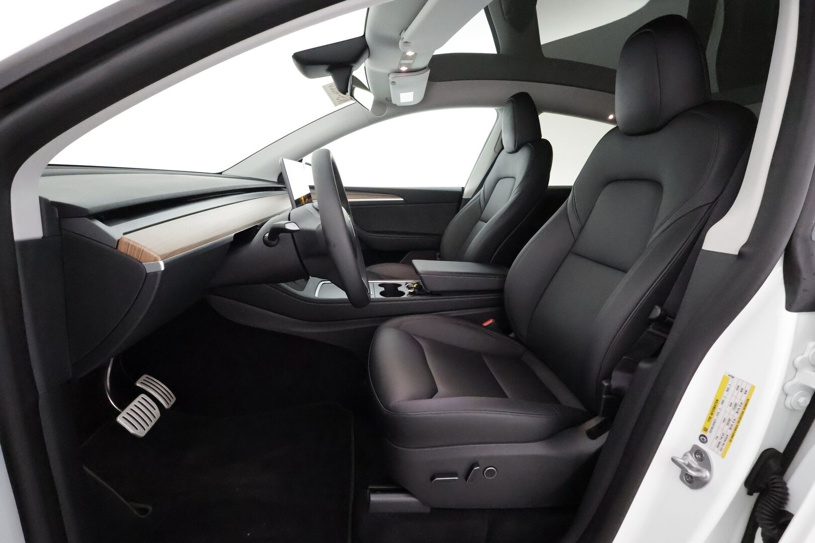 TESLA MODEL Y 2024 Performance **Autopilot / Lämpöpumppu / AMD Ryzen / Matrix LED / P.kamera / Kahdet renkaat** - 3,99 % KORKOTARJOUS TÄHÄN AUTOON - 
