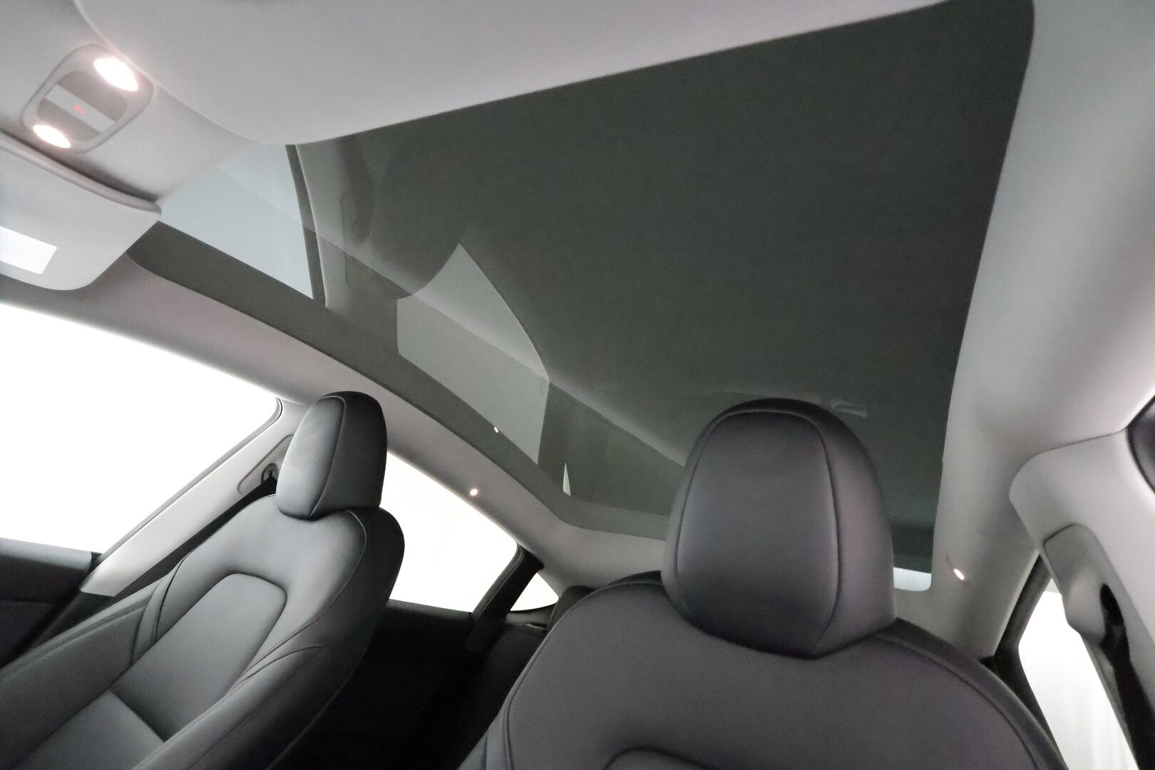 TESLA MODEL Y 2024 Performance **Autopilot / Lämpöpumppu / AMD Ryzen / Matrix LED / P.kamera / Kahdet renkaat** - 3,99 % KORKOTARJOUS TÄHÄN AUTOON - 