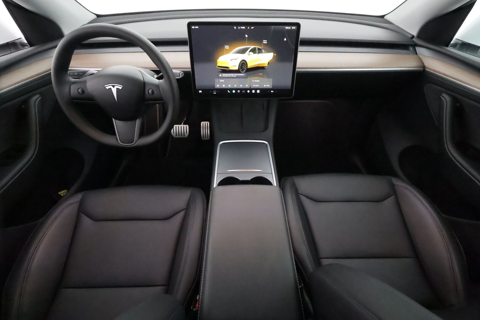 TESLA MODEL Y 2024 Performance **Autopilot / Lämpöpumppu / AMD Ryzen / Matrix LED / P.kamera / Kahdet renkaat** - 3,99 % KORKOTARJOUS TÄHÄN AUTOON - 