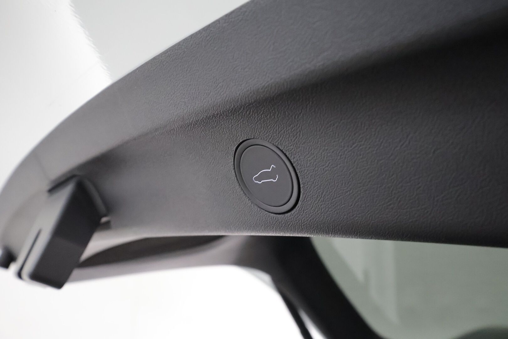 TESLA MODEL Y 2024 Performance **Autopilot / Lämpöpumppu / AMD Ryzen / Matrix LED / P.kamera / Kahdet renkaat** - 3,99 % KORKOTARJOUS TÄHÄN AUTOON - 