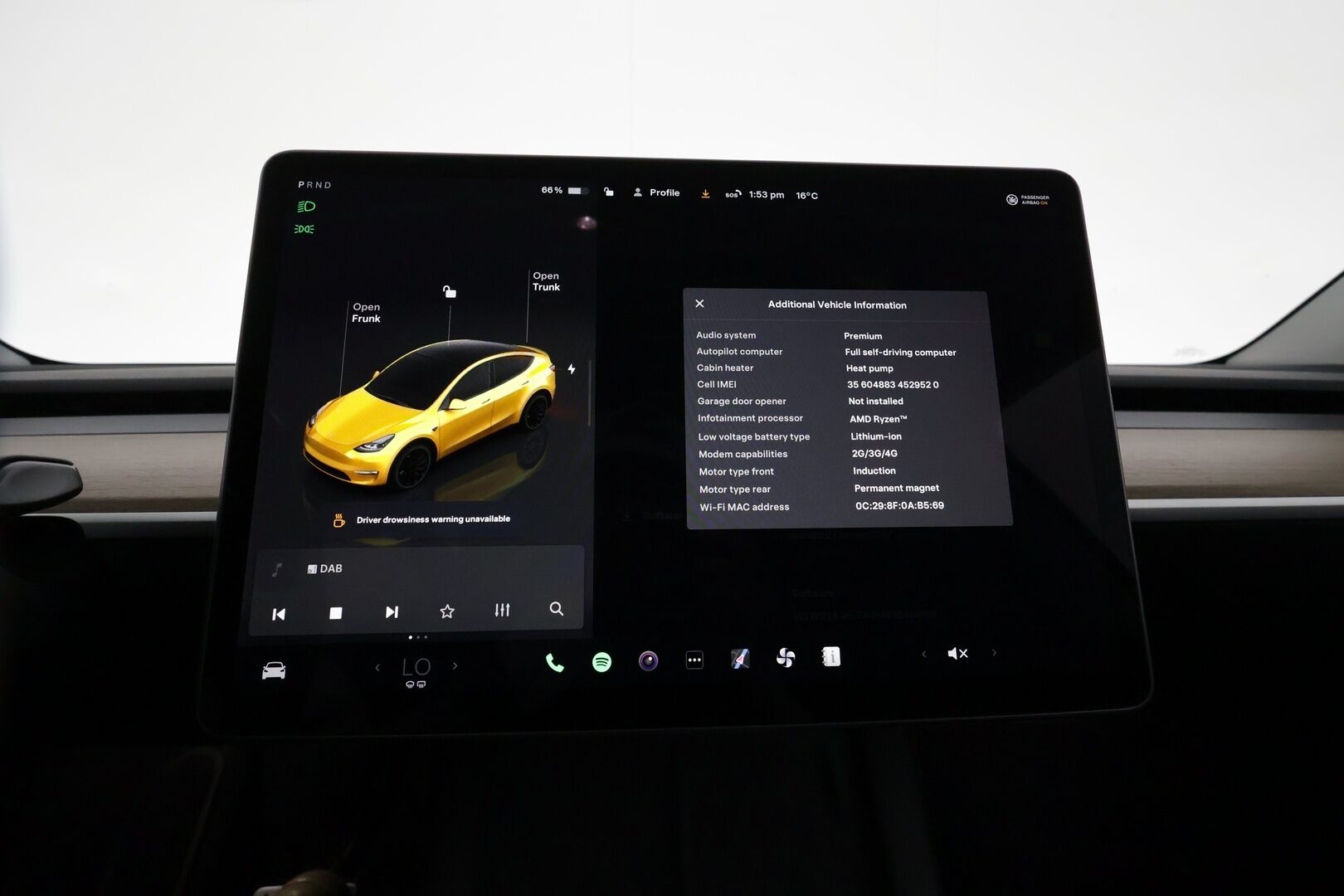 TESLA MODEL Y 2024 Performance **Autopilot / Lämpöpumppu / AMD Ryzen / Matrix LED / P.kamera / Kahdet renkaat** - 3,99 % KORKOTARJOUS TÄHÄN AUTOON - 