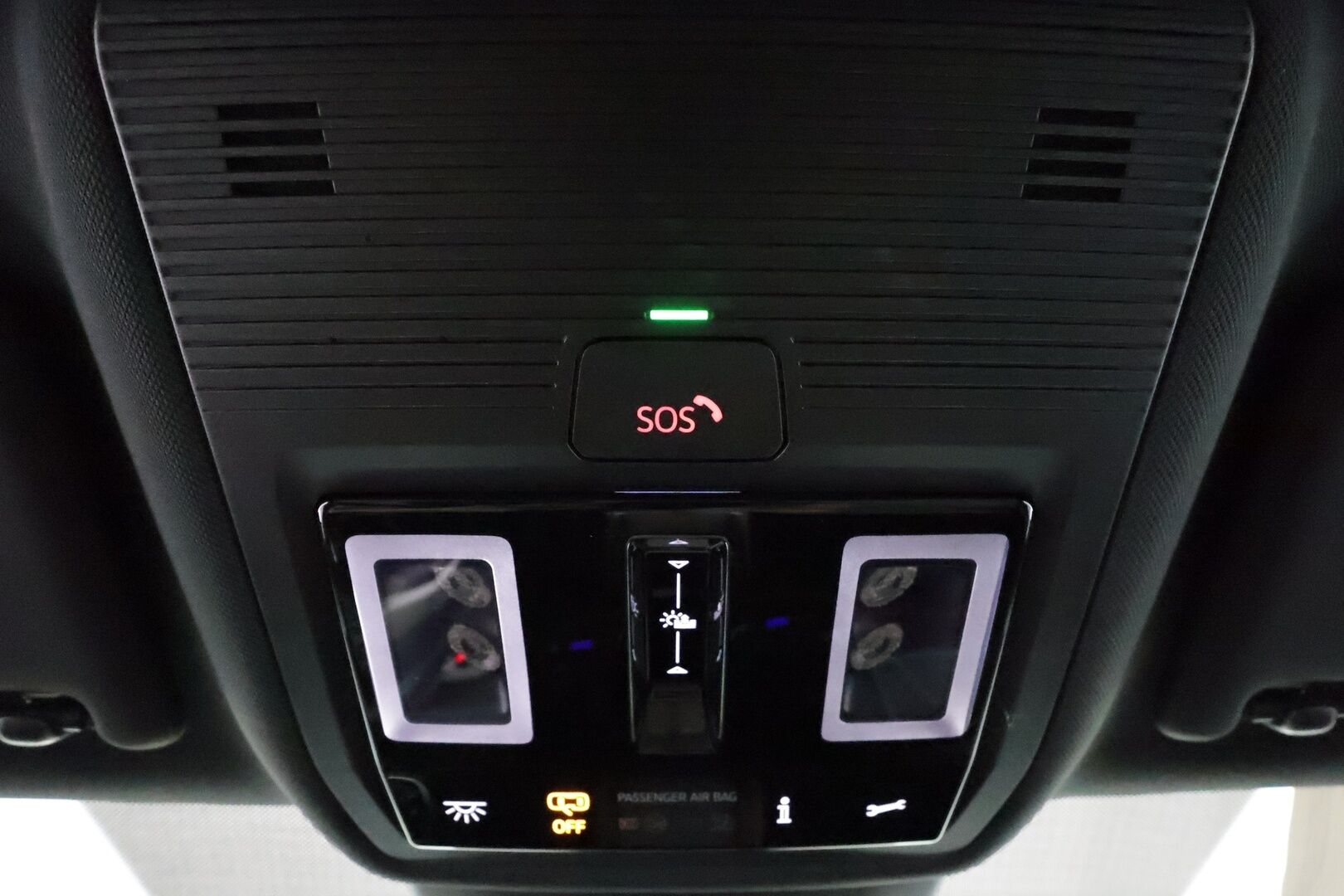 VOLKSWAGEN ID.7 2024 Pro Business 210kW **HUD / HarmanKardon / Ilmastoidut&Hierovat muistipenkit / IQ Matrix LED / Lasikatto / Koukku / 360 Kamera** - 3,99 % KORKOTARJOUS TÄHÄN AUTOON - Akku kuntotarkastettu