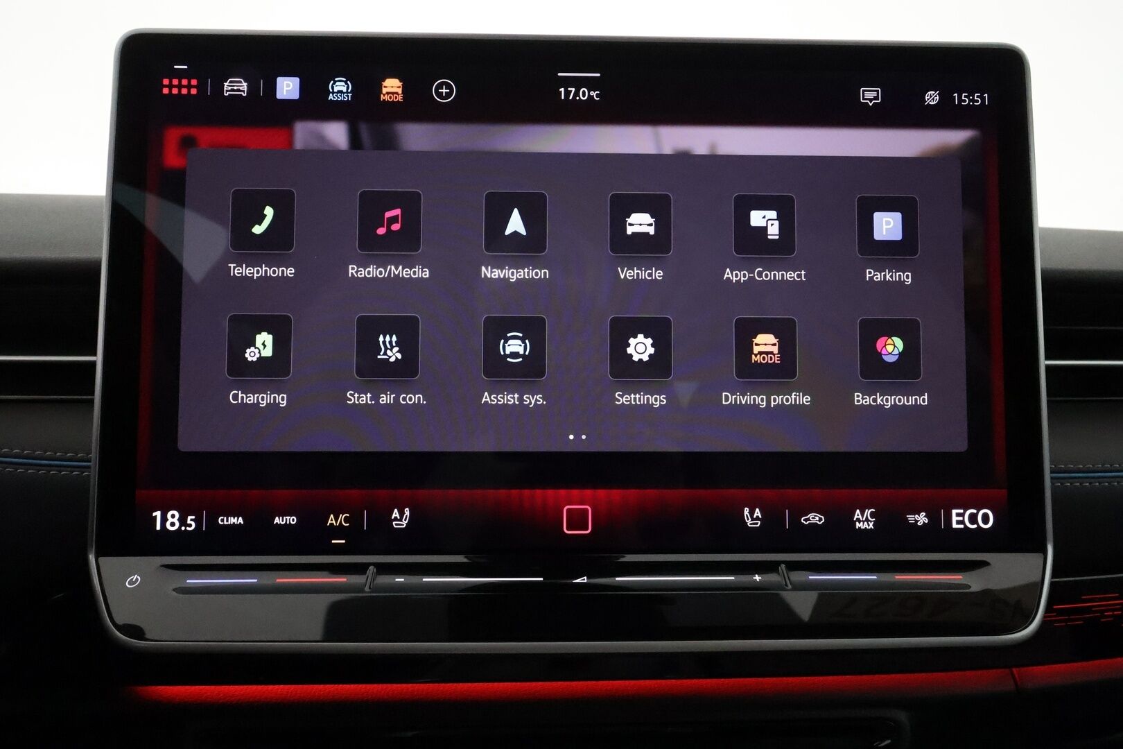 VOLKSWAGEN ID.7 2024 Pro Business 210kW **HUD / HarmanKardon / Ilmastoidut&Hierovat muistipenkit / IQ Matrix LED / Lasikatto / Koukku / 360 Kamera** - 3,99 % KORKOTARJOUS TÄHÄN AUTOON - Akku kuntotarkastettu