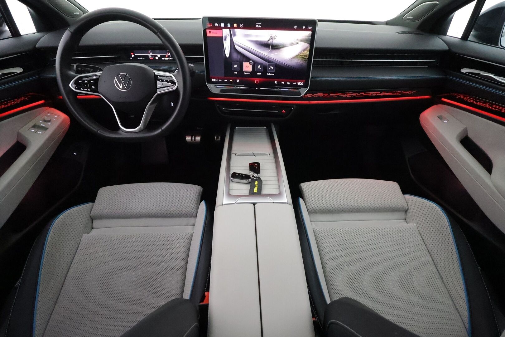 VOLKSWAGEN ID.7 2024 Pro Business 210kW **HUD / HarmanKardon / Ilmastoidut&Hierovat muistipenkit / IQ Matrix LED / Lasikatto / Koukku / 360 Kamera** - 3,99 % KORKOTARJOUS TÄHÄN AUTOON - Akku kuntotarkastettu