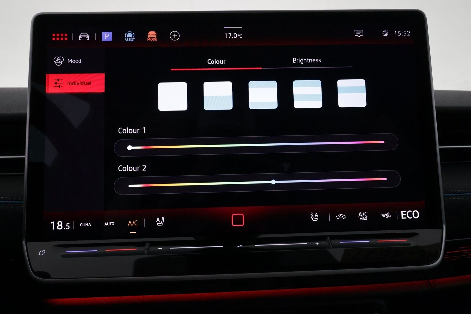 VOLKSWAGEN ID.7 2024 Pro Business 210kW **HUD / HarmanKardon / Ilmastoidut&Hierovat muistipenkit / IQ Matrix LED / Lasikatto / Koukku / 360 Kamera** - 3,99 % KORKOTARJOUS TÄHÄN AUTOON - Akku kuntotarkastettu