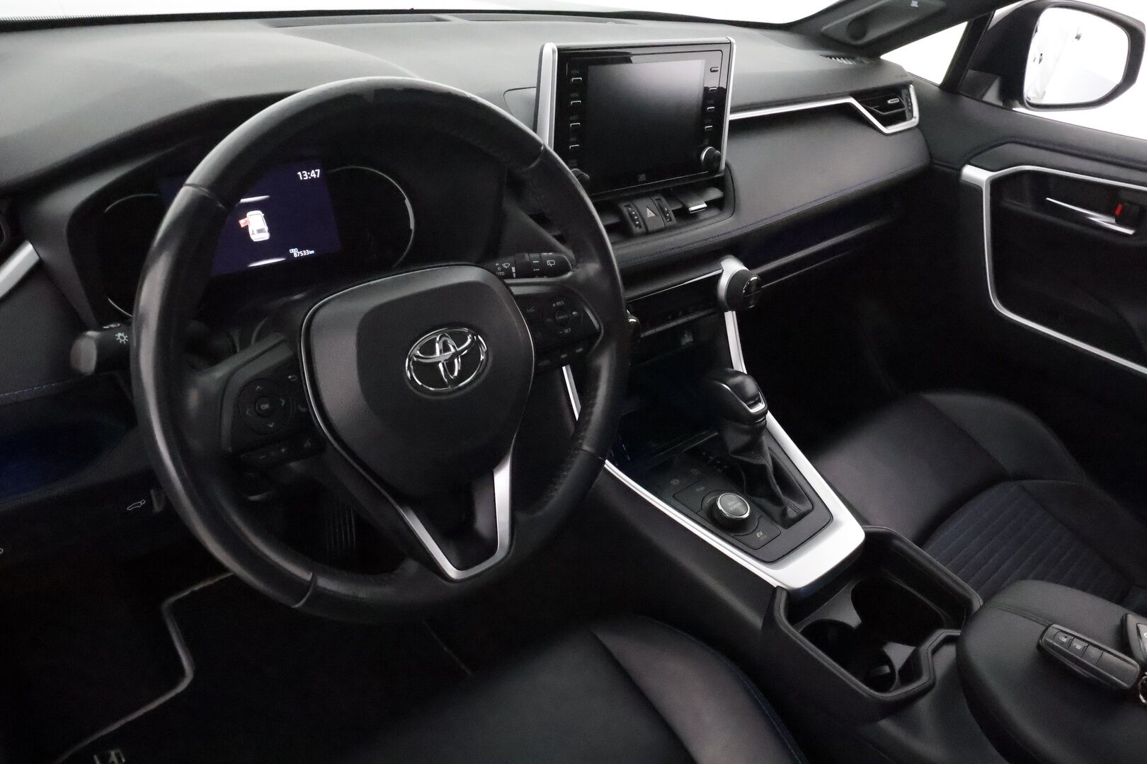 TOYOTA RAV4 2019 2.5 Hybrid AWD Style **Panorama / JBL / KeylessGo / P.kamera / Puolinahat / Koukku** - 3,99 % KORKOTARJOUS TÄHÄN AUTOON - 