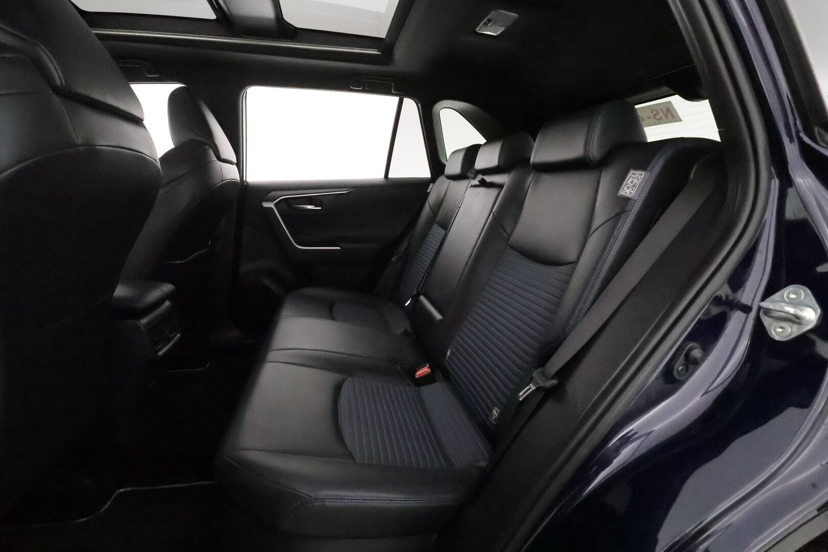 TOYOTA RAV4 2019 2.5 Hybrid AWD Style **Panorama / JBL / KeylessGo / P.kamera / Puolinahat / Koukku** - 3,99 % KORKOTARJOUS TÄHÄN AUTOON - 