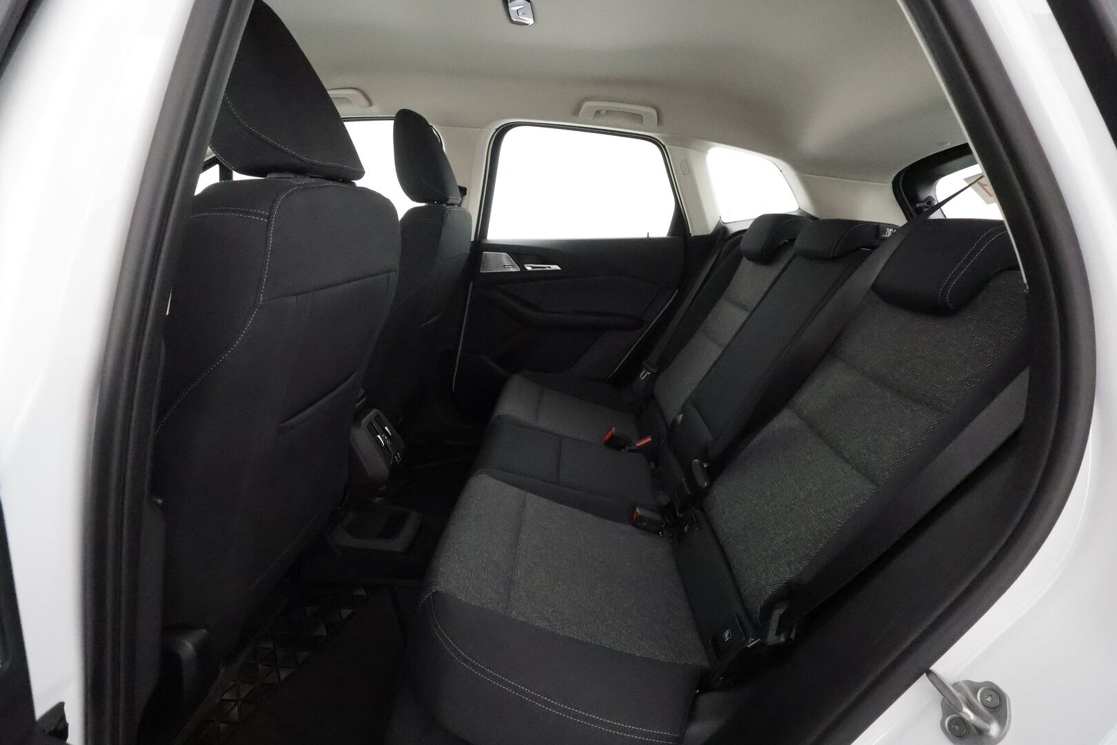 BMW 225XE 2023 U06 Active Tourer 225e xDrive Charged Edition **Harman&Kardon / Hierova Muistipenkki / P.Kamera / Vakkari / Navi** - Huippusiisti BMW kaksilla renkailla ja aluvanteilla!