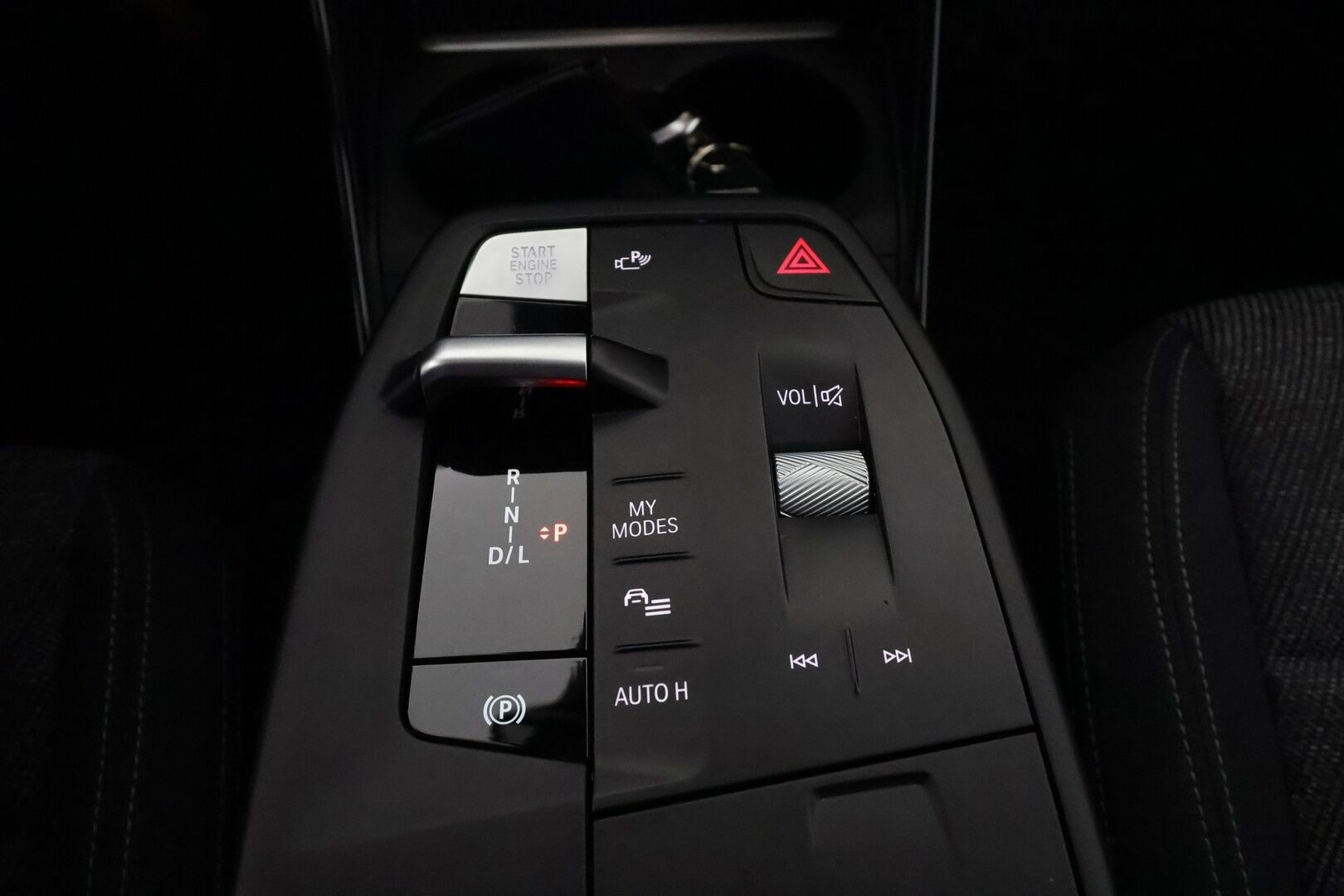 BMW 225XE 2023 U06 Active Tourer 225e xDrive Charged Edition **Harman&Kardon / Hierova Muistipenkki / P.Kamera / Vakkari / Navi** - Huippusiisti BMW kaksilla renkailla ja aluvanteilla!