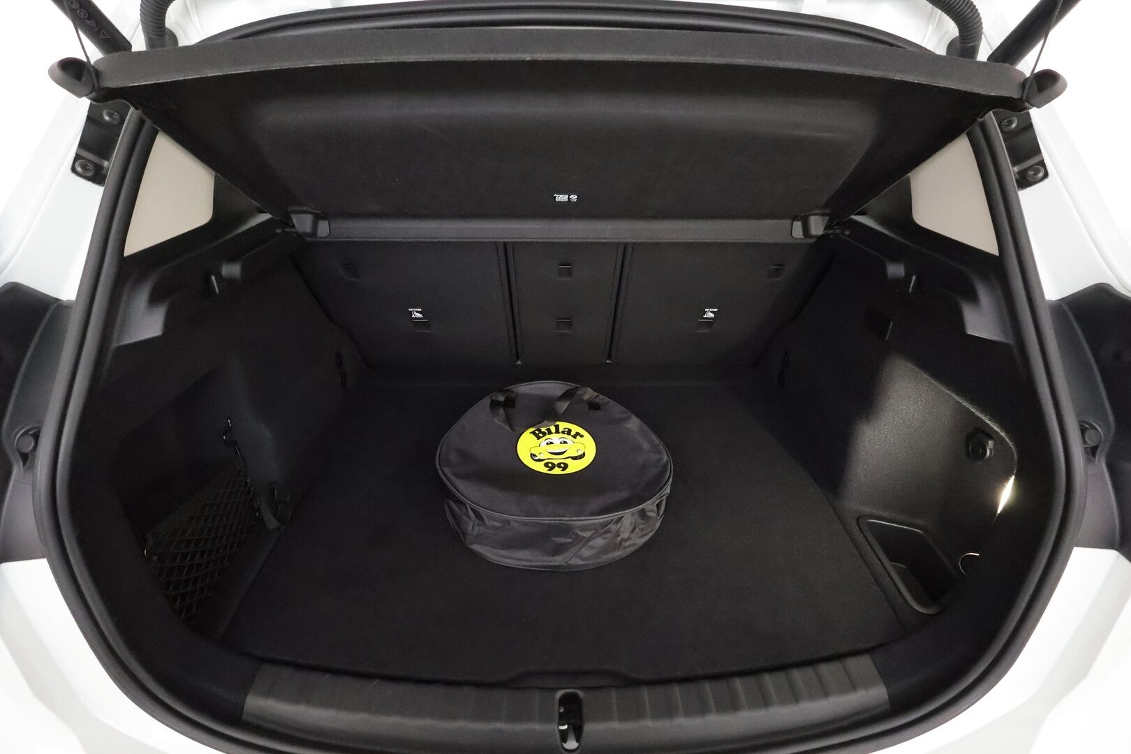 BMW 225XE 2023 U06 Active Tourer 225e xDrive Charged Edition **Harman&Kardon / Hierova Muistipenkki / P.Kamera / Vakkari / Navi** - Huippusiisti BMW kaksilla renkailla ja aluvanteilla!