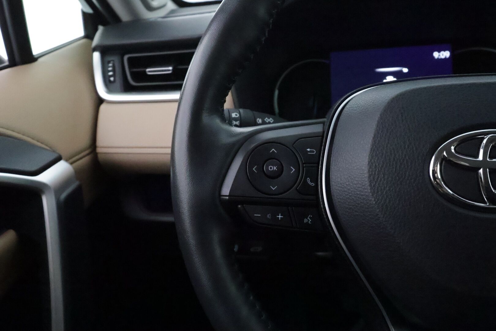 TOYOTA RAV4 2022 Hybrid 2,5 AWD-i Premium **Facelift / Ilmastoidut nahat / JBL / Adapt. vakkari / 360 Kamera / Keyless / Apple&Android** - 3,99 % KORKOTARJOUS TÄHÄN AUTOON - 
