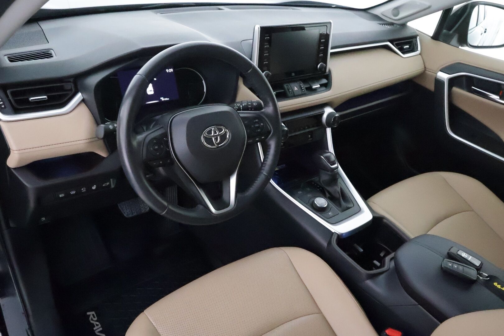 TOYOTA RAV4 2022 Hybrid 2,5 AWD-i Premium **Facelift / Ilmastoidut nahat / JBL / Adapt. vakkari / 360 Kamera / Keyless / Apple&Android** - 3,99 % KORKOTARJOUS TÄHÄN AUTOON - 