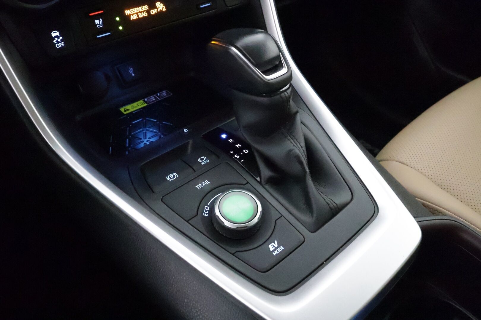 TOYOTA RAV4 2022 Hybrid 2,5 AWD-i Premium **Facelift / Ilmastoidut nahat / JBL / Adapt. vakkari / 360 Kamera / Keyless / Apple&Android** - 3,99 % KORKOTARJOUS TÄHÄN AUTOON - 