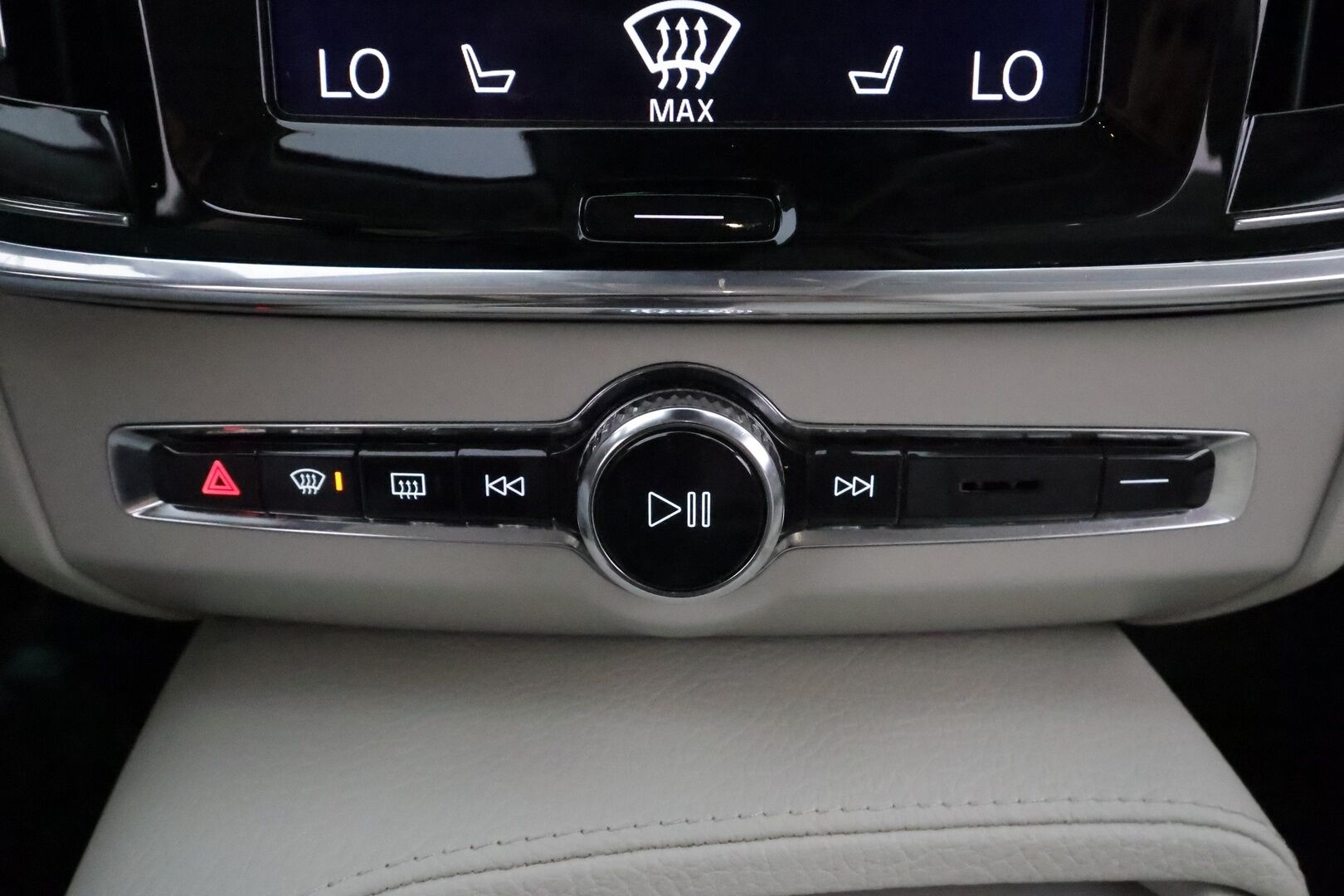 Volvo V90 CROSS COUNTRY 2017 D4 AWD Business Plus **Adapt.vakkari / Webasto / Vaaleat sporttinahat / P.kamera / Koukku / Keyles / Full LED / Navi**