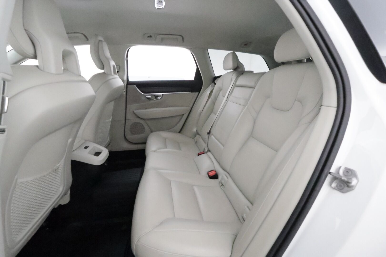 Volvo V90 CROSS COUNTRY 2017 D4 AWD Business Plus **Adapt.vakkari / Webasto / Vaaleat sporttinahat / P.kamera / Koukku / Keyles / Full LED / Navi**