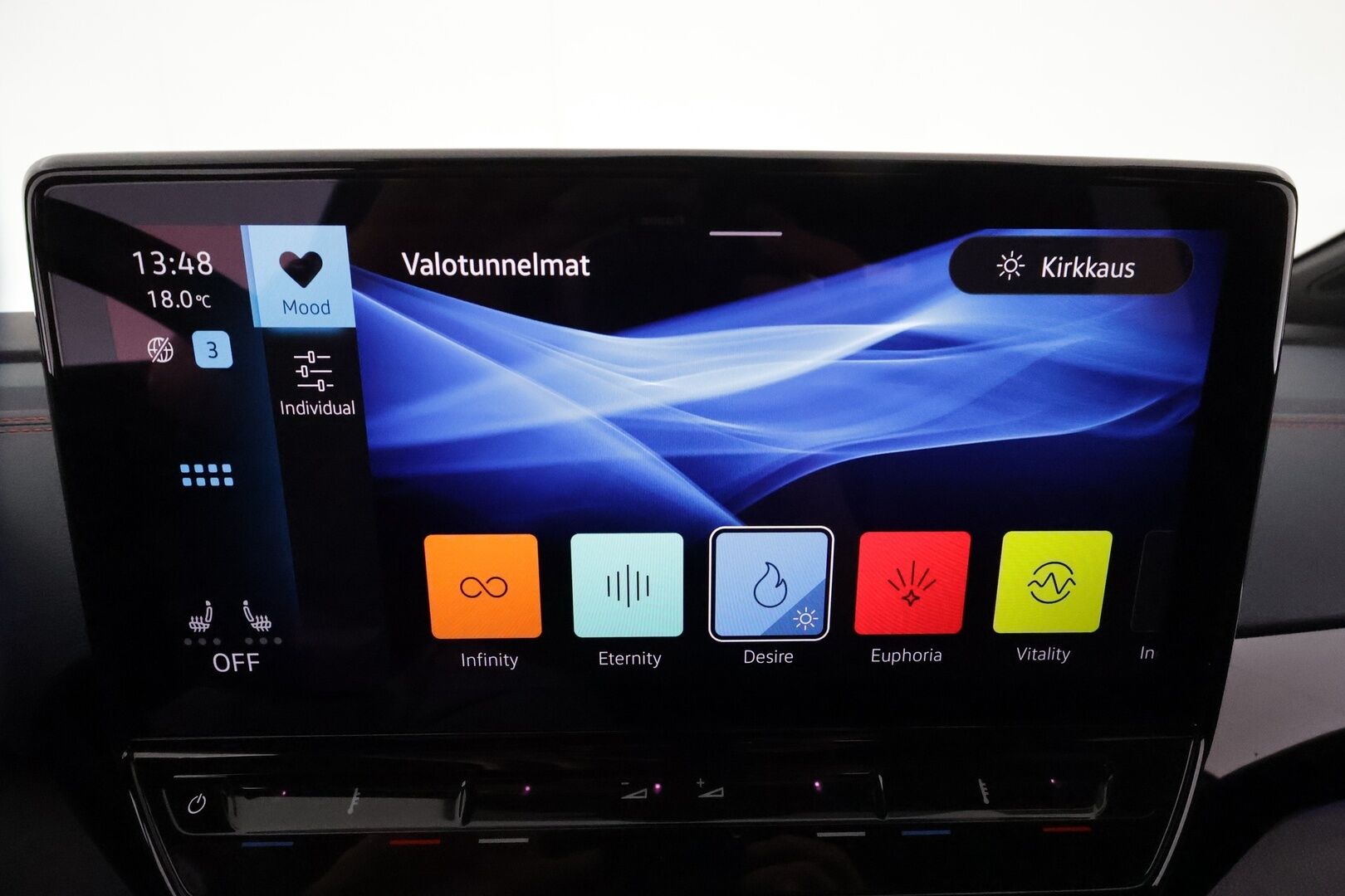 VOLKSWAGEN ID.5 2022 GTX Dual Motor 82kWh **Lämpöpumppu / Matrix LED / Adapt.vakkari / Koukku / P.kamera / Apple&Androi / Keyless** - 3,99 % KORKOTARJOUS TÄHÄN AUTOON - Merkkihuollettu / Kahdet renkaat vanteilla