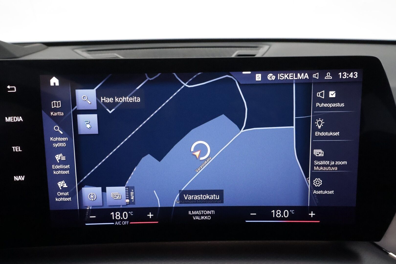 BMW IX1 2023 U11 30 xDrive M-Sport **H&K / Panorama / HUD / Adapt.vakkari / 360 Kamera / ComfortAccess / Koukku** - 3,99 % KORKOTARJOUS TÄHÄN AUTOON - Huippuvarusteet! / Hierovat penkit / Apple&Android / Nahkasisusta / Adapt. LED / Kaistavahti