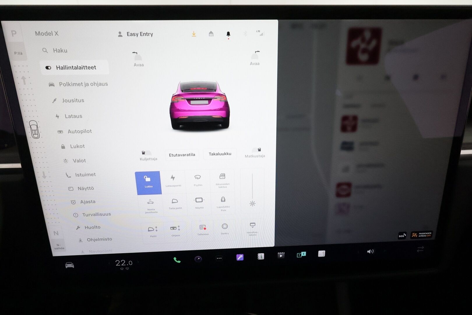 TESLA MODEL X 2023 Long Range AWD ** Lämpöpumppu / Koukku / Lasikatto / Adapt.Vakkari / Muistipenkki / P.Kamera / LED-valot / Navi ** - 2,99 % KORKOTARJOUS TÄHÄN AUTOON - 2x Latauskaapelit / Kahdet Renkaat