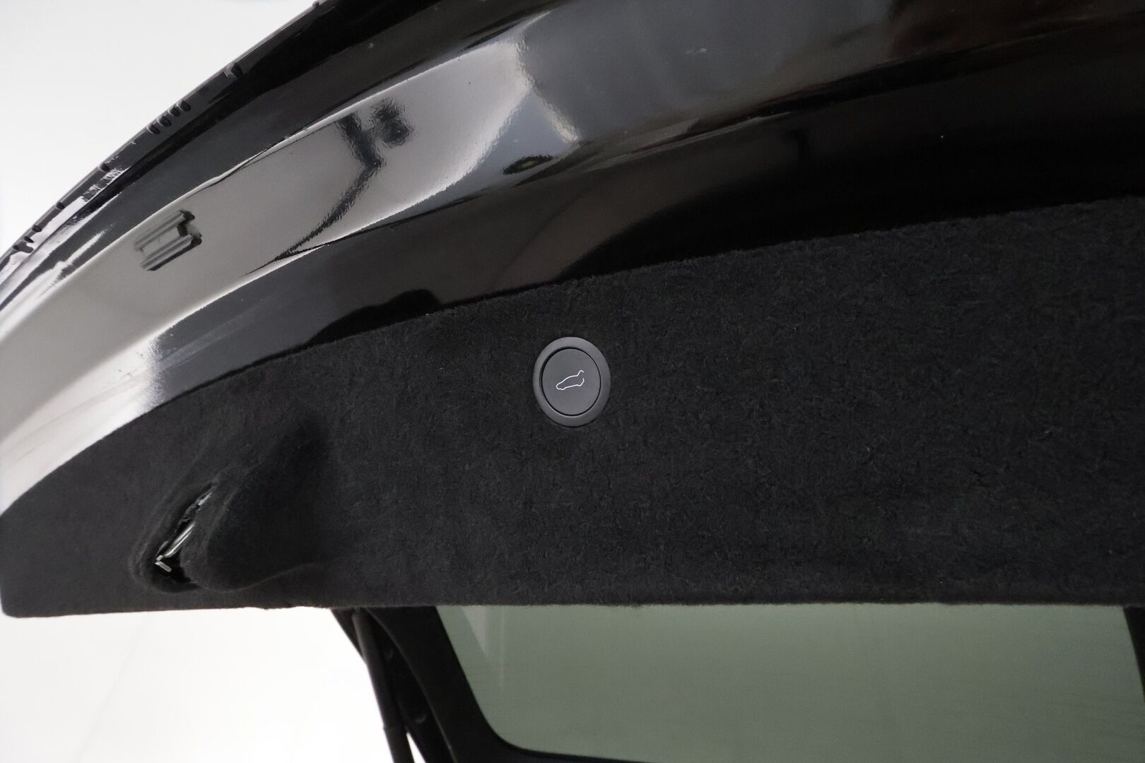 TESLA MODEL X 2023 Long Range AWD ** Lämpöpumppu / Koukku / Lasikatto / Adapt.Vakkari / Muistipenkki / P.Kamera / LED-valot / Navi ** - 2,99 % KORKOTARJOUS TÄHÄN AUTOON - 2x Latauskaapelit / Kahdet Renkaat