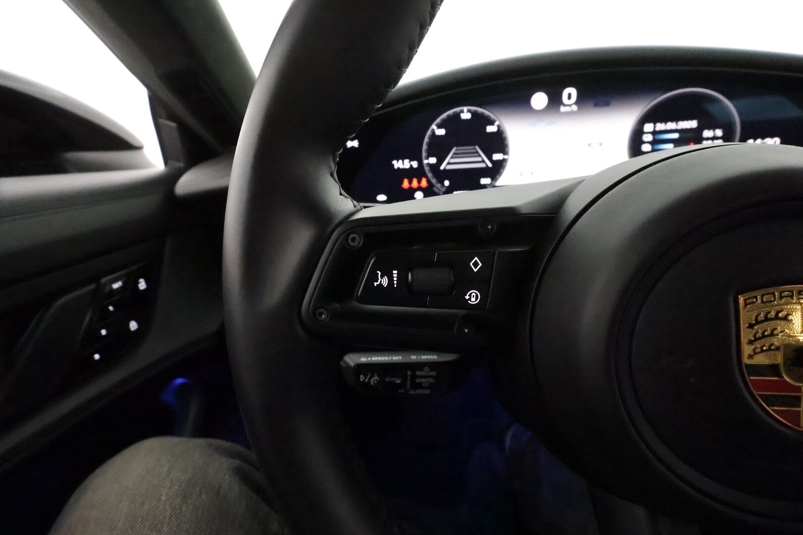 PORSCHE TAYCAN 2021 Turbo 680HV ** Sport Design / Sport Chrono / 18-suunt. ist. / Matrix PDLS+ / PSCB / InnoDrive / Bose / 360-kam. ** - 2,99 % KORKOTARJOUS TÄHÄN AUTOON - Akku kuntotarkastettu / Huippuvarusteet! / Upea kokonaisuus / Alcantara-katto