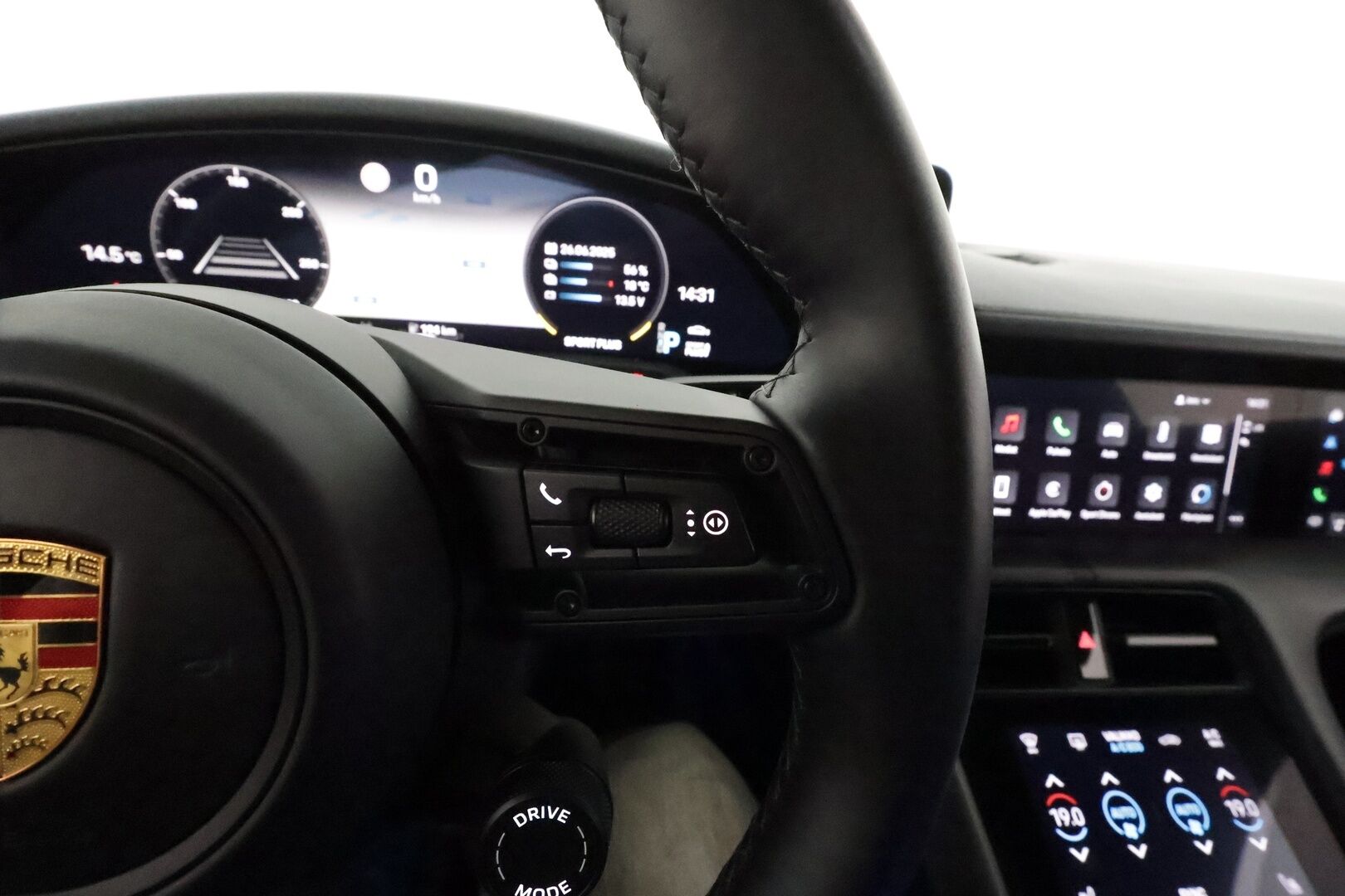 PORSCHE TAYCAN 2021 Turbo 680HV ** Sport Design / Sport Chrono / 18-suunt. ist. / Matrix PDLS+ / PSCB / InnoDrive / Bose / 360-kam. ** - 2,99 % KORKOTARJOUS TÄHÄN AUTOON - Akku kuntotarkastettu / Huippuvarusteet! / Upea kokonaisuus / Alcantara-katto