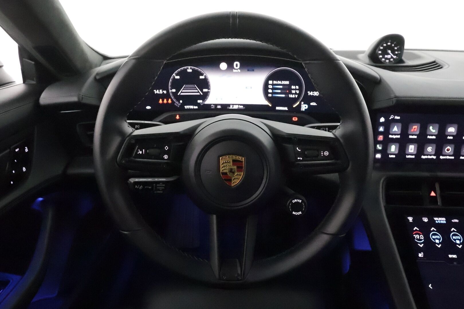 PORSCHE TAYCAN 2021 Turbo 680HV ** Sport Design / Sport Chrono / 18-suunt. ist. / Matrix PDLS+ / PSCB / InnoDrive / Bose / 360-kam. ** - 2,99 % KORKOTARJOUS TÄHÄN AUTOON - Akku kuntotarkastettu / Huippuvarusteet! / Upea kokonaisuus / Alcantara-katto