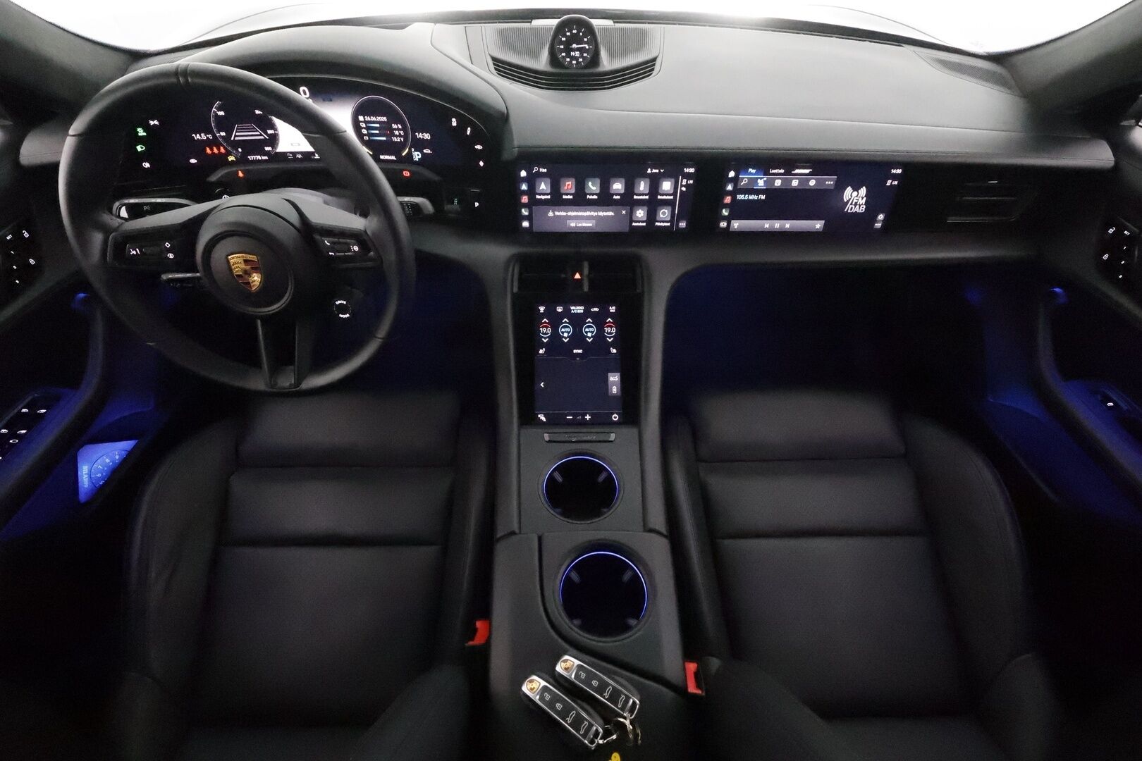 PORSCHE TAYCAN 2021 Turbo 680HV ** Sport Design / Sport Chrono / 18-suunt. ist. / Matrix PDLS+ / PSCB / InnoDrive / Bose / 360-kam. ** - 2,99 % KORKOTARJOUS TÄHÄN AUTOON - Akku kuntotarkastettu / Huippuvarusteet! / Upea kokonaisuus / Alcantara-katto