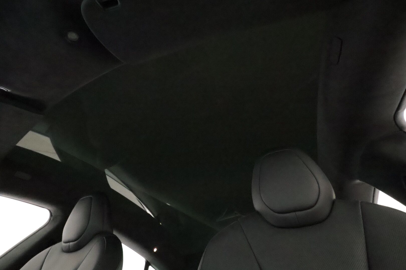 TESLA MODEL S 2023 Long Range ** Lasikatto / Lämpöpumppu / Adapt.Vakkari / Matrix-LED / P.Kamera / Ilmastoitu Muistipenkki / Navi ** - 2,99 % KORKOTARJOUS TÄHÄN AUTOON - 2x Latauskaapelit / Kahdet Renkaat