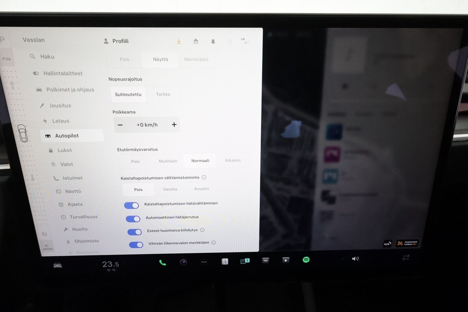 TESLA MODEL S 2023 Long Range ** Lasikatto / Lämpöpumppu / Adapt.Vakkari / Matrix-LED / P.Kamera / Ilmastoitu Muistipenkki / Navi ** - 2,99 % KORKOTARJOUS TÄHÄN AUTOON - 2x Latauskaapelit / Kahdet Renkaat