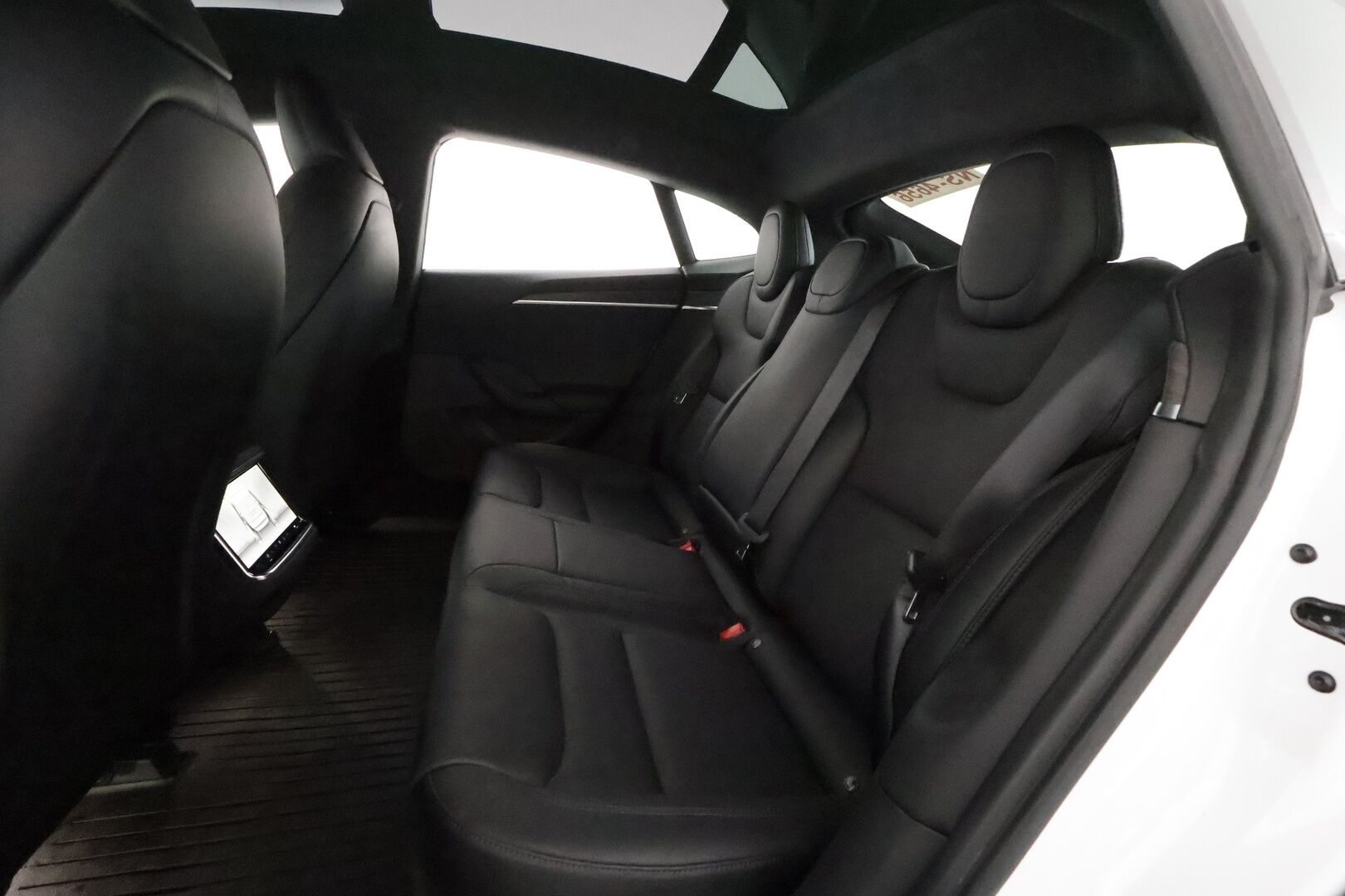 TESLA MODEL S 2023 Long Range ** Lasikatto / Lämpöpumppu / Adapt.Vakkari / Matrix-LED / P.Kamera / Ilmastoitu Muistipenkki / Navi ** - 2,99 % KORKOTARJOUS TÄHÄN AUTOON - 2x Latauskaapelit / Kahdet Renkaat